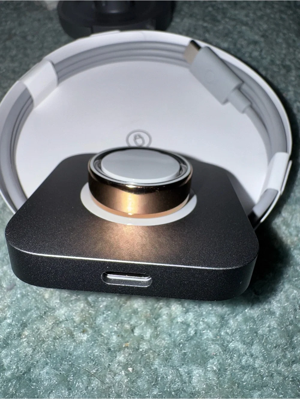 oura ring 4 size 9 Rose Gold Dock and battery charger
